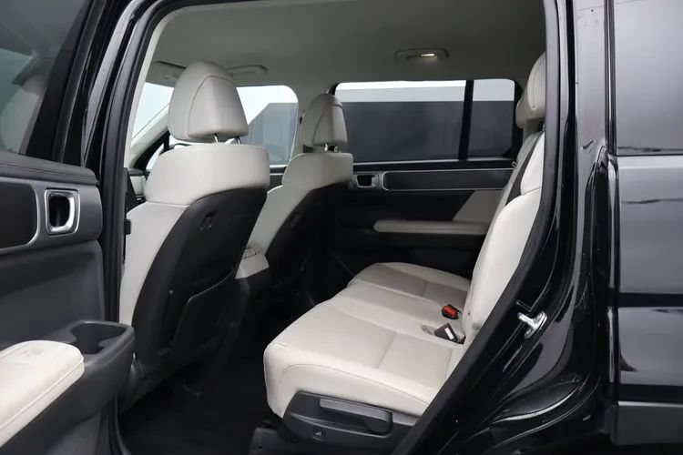 Used 2024 Hyundai Santa Fe SEL FWD image 15