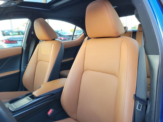 Used 2024 Lexus IS 300 w/ Comfort Package RWD image 18