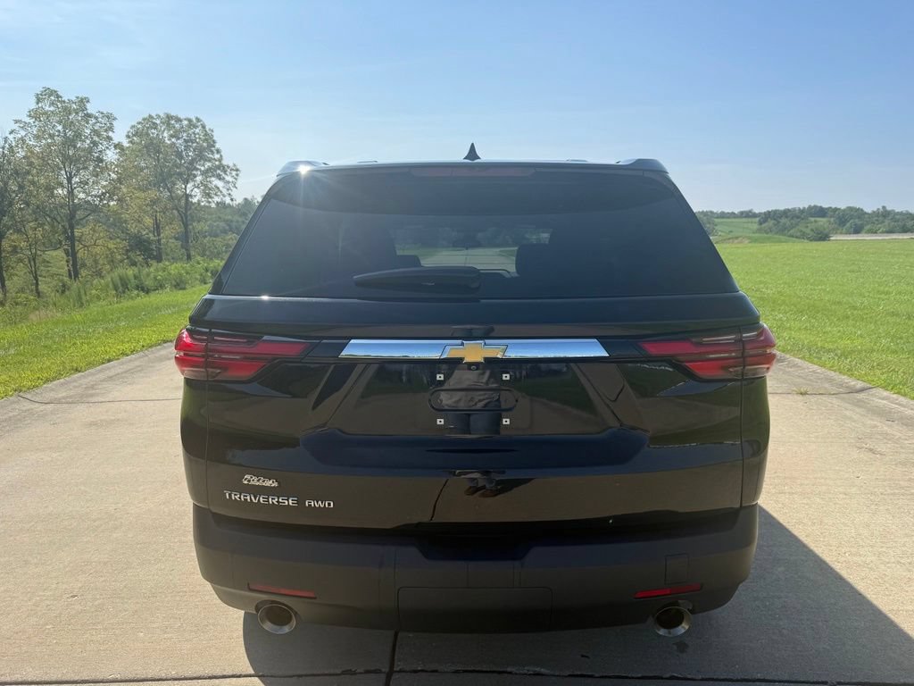 Used 2023 Chevrolet Traverse LS AWD/4WD image 4