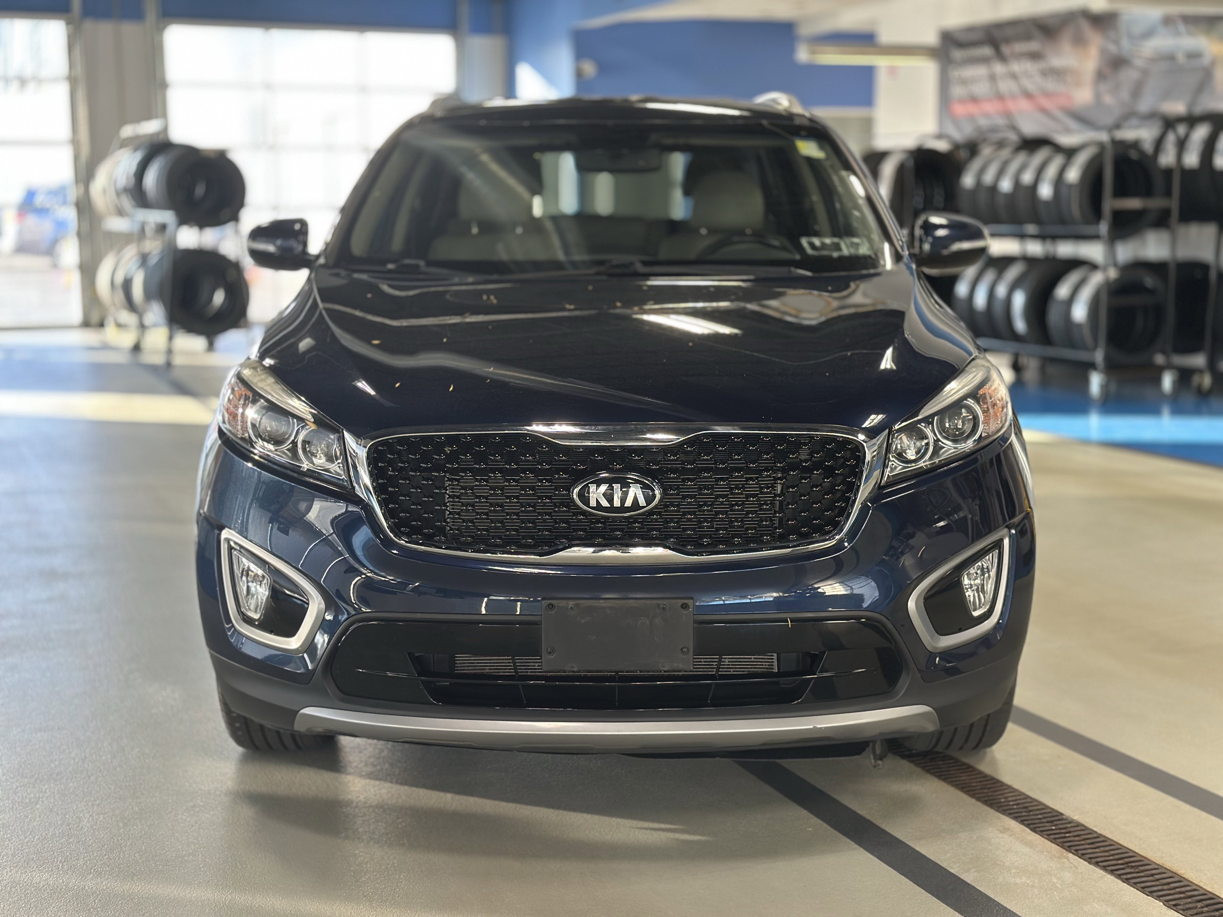 Used 2018 Kia Sorento EX AWD/4WD image 2