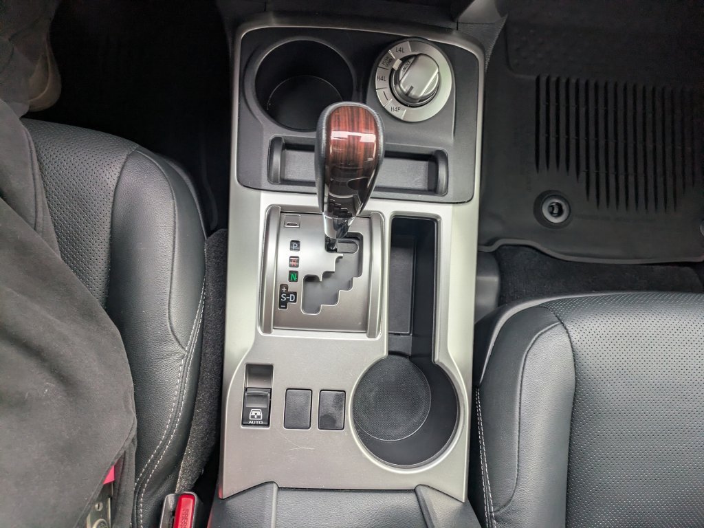 Used 2022 Toyota 4Runner Limited AWD/4WD image 19