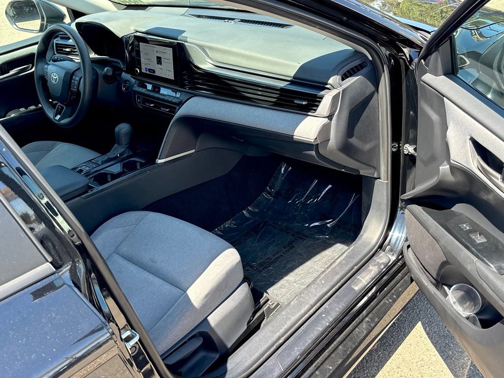 Used 2025 Toyota Camry LE FWD image 22