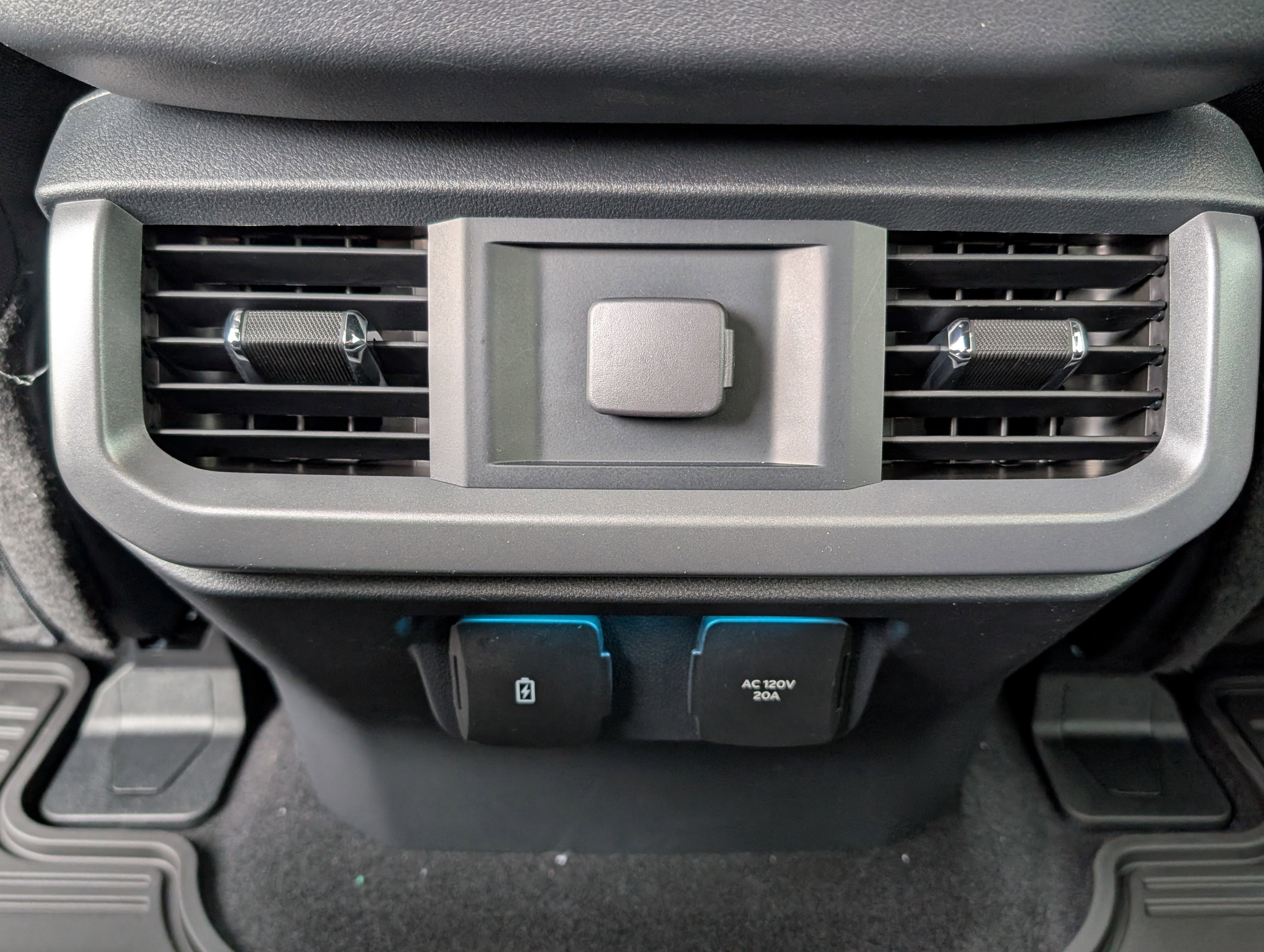 New 2025 Ford F150 XLT w/ Equipment Group 302A MID image 14