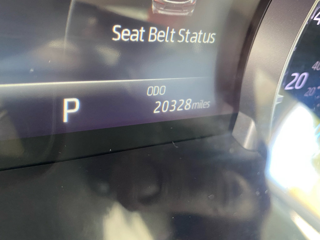 Used 2023 Toyota Highlander LE image 4