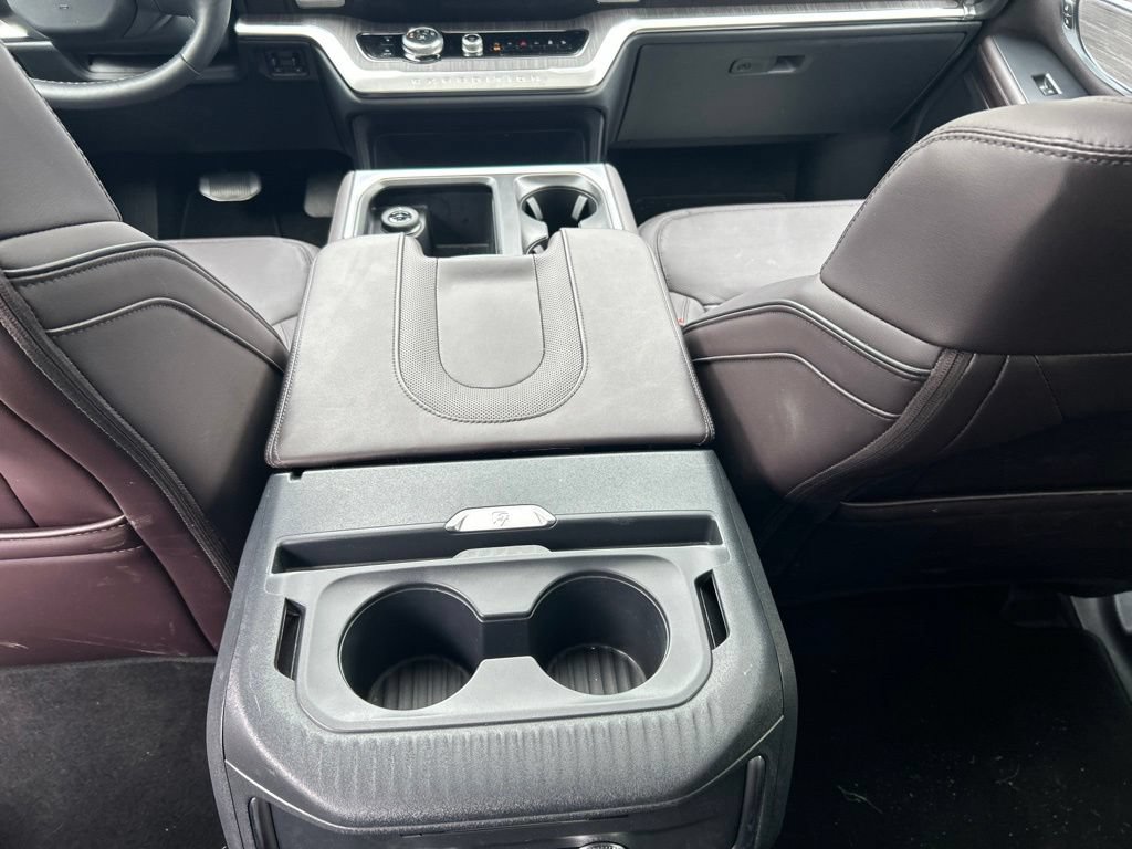 Used 2026 Ford Expedition Platinum w/ Platinum Ultimate Package AWD/4WD image 25