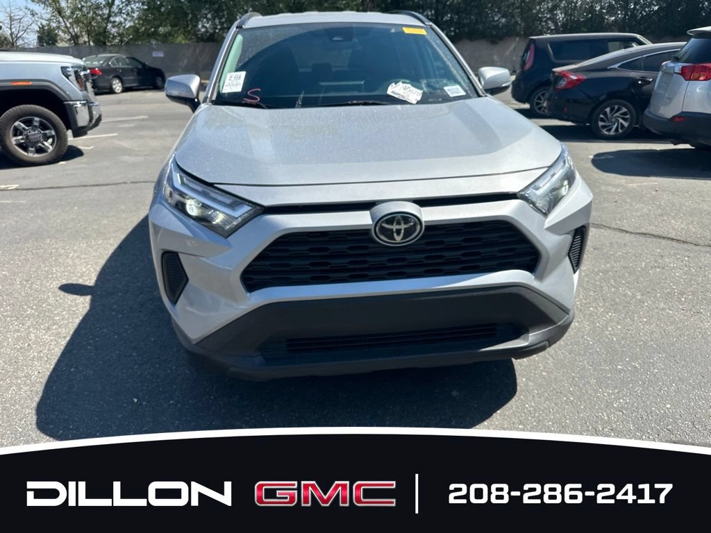 Used 2025 Toyota RAV4 XLE AWD/4WD image 8