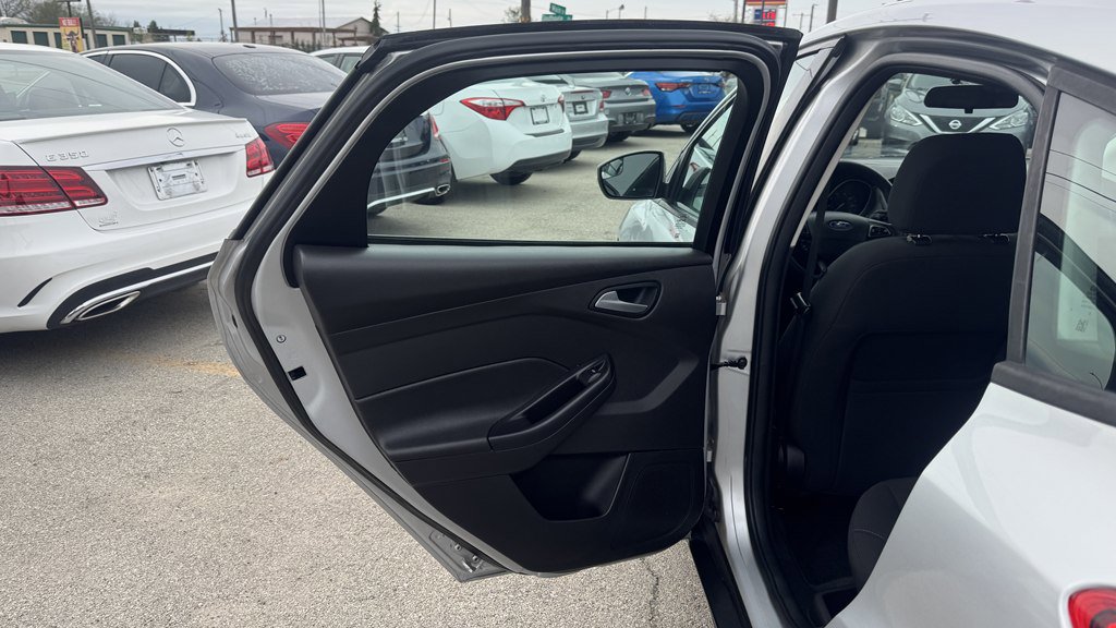 Used 2015 Ford Focus SE FWD image 20