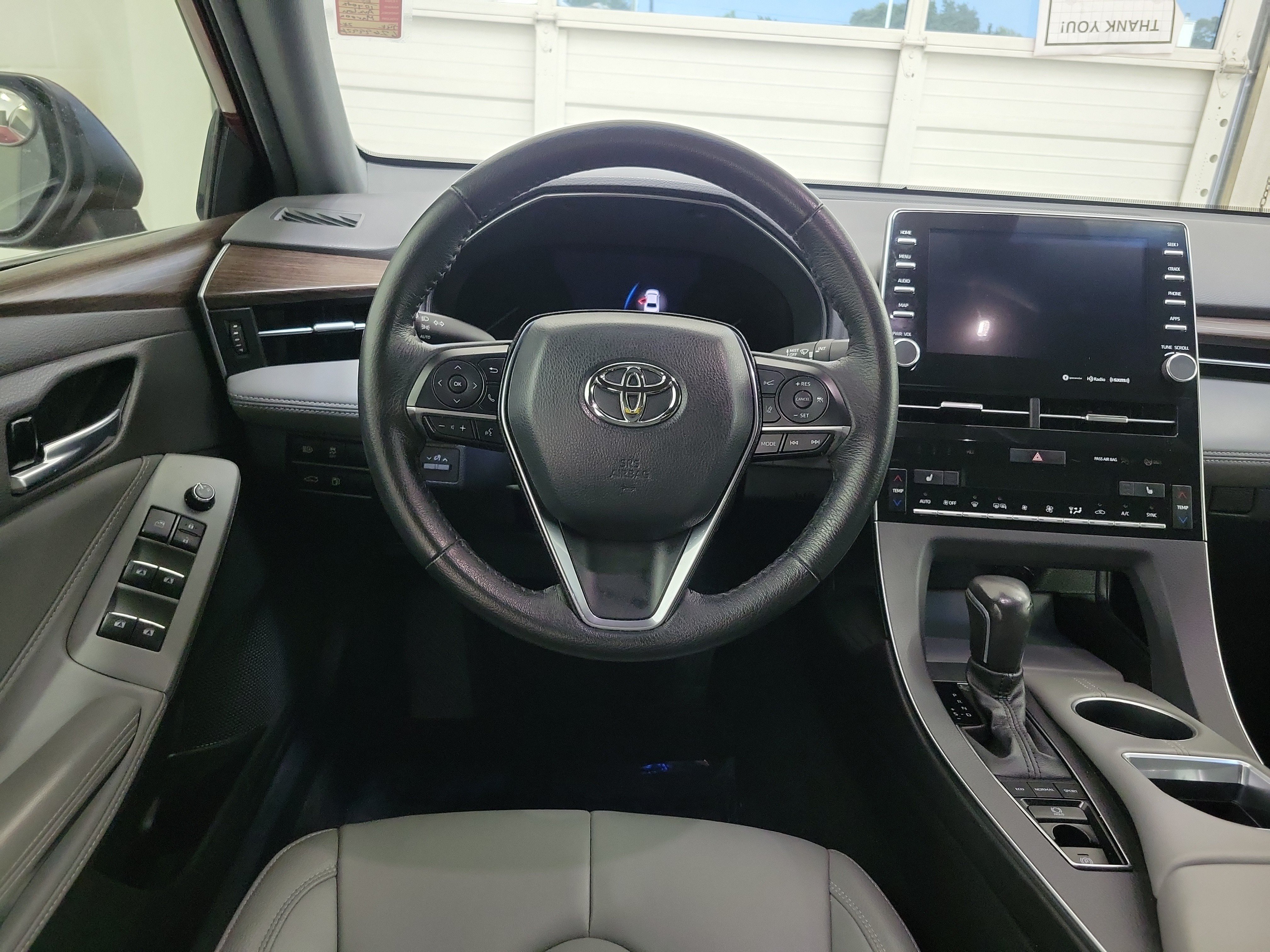 Certified 2022 Toyota Avalon XLE w/ Moonroof Package FWD image 13