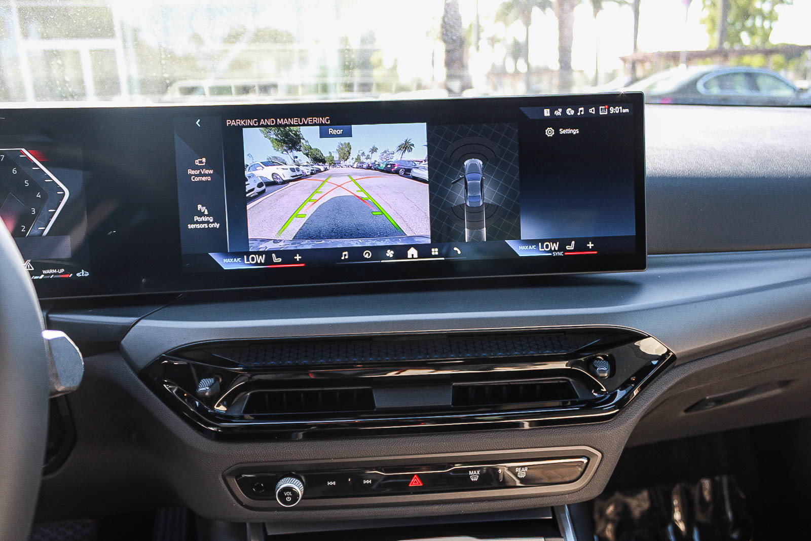 Used 2025 BMW 230i Coupe w/ Convenience Package RWD image 12