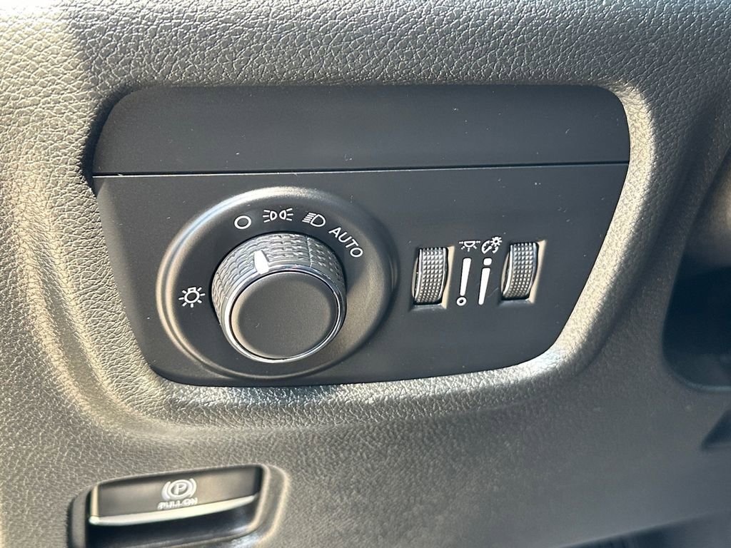 Used 2022 Jeep Grand Cherokee Altitude AWD/4WD image 22