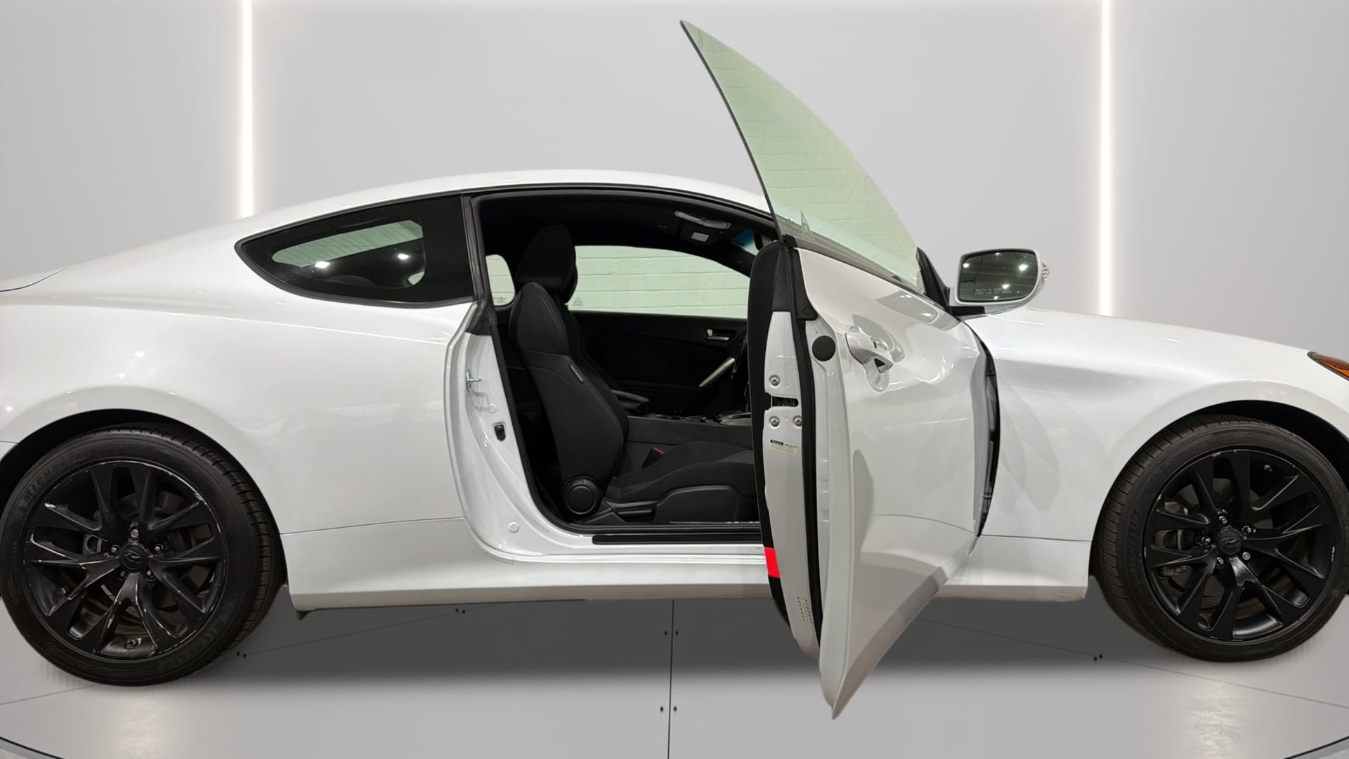 Used 2016 Hyundai Genesis 3.8 image 16