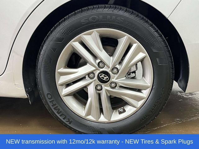 Used 2020 Hyundai Elantra SEL FWD image 12
