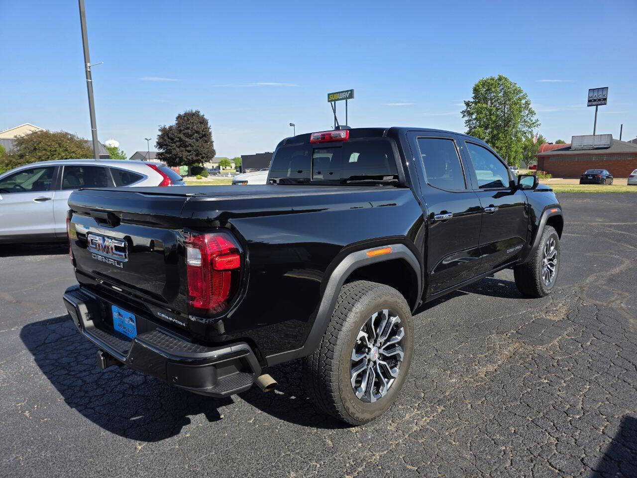 Used 2024 GMC Canyon Denali AWD/4WD image 6