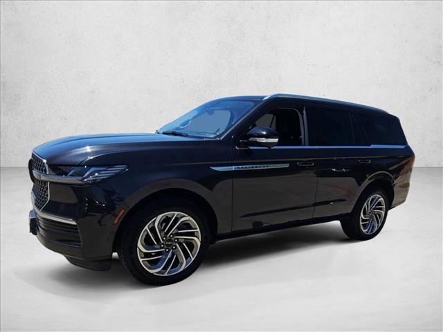 Used 2025 Lincoln Navigator Reserve AWD/4WD image 4