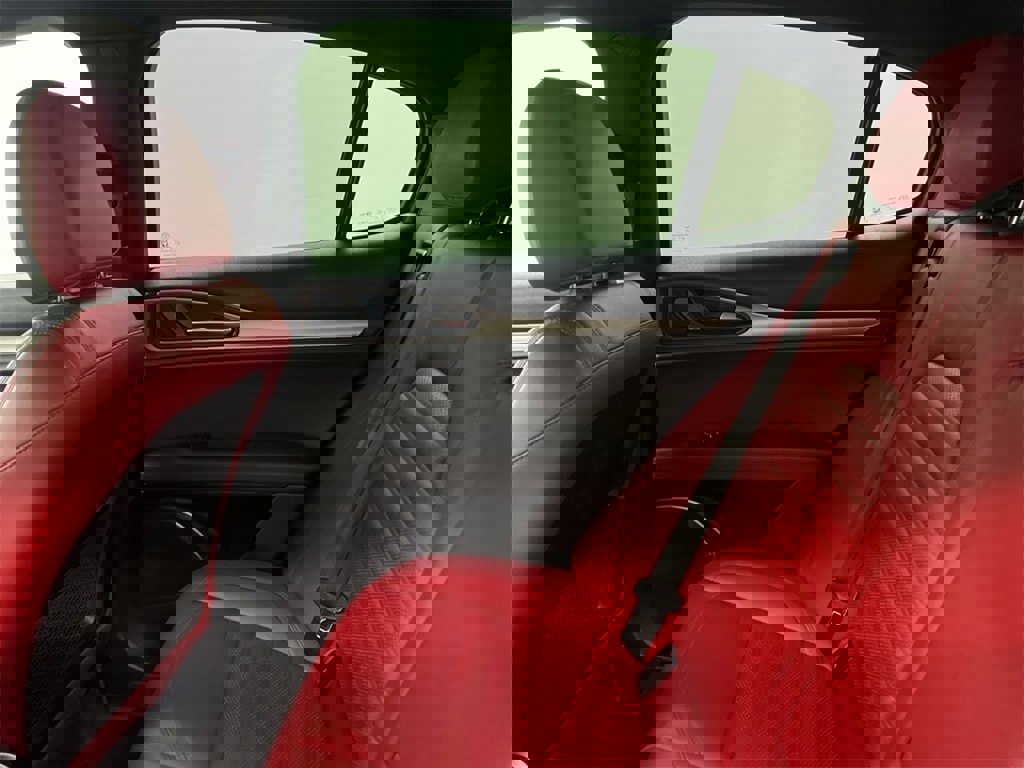 Used 2022 Alfa Romeo Stelvio Veloce image 40