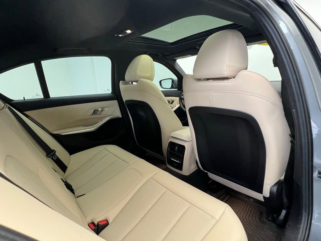 Certified 2024 BMW 330i Sedan w/ Premium Package image 8