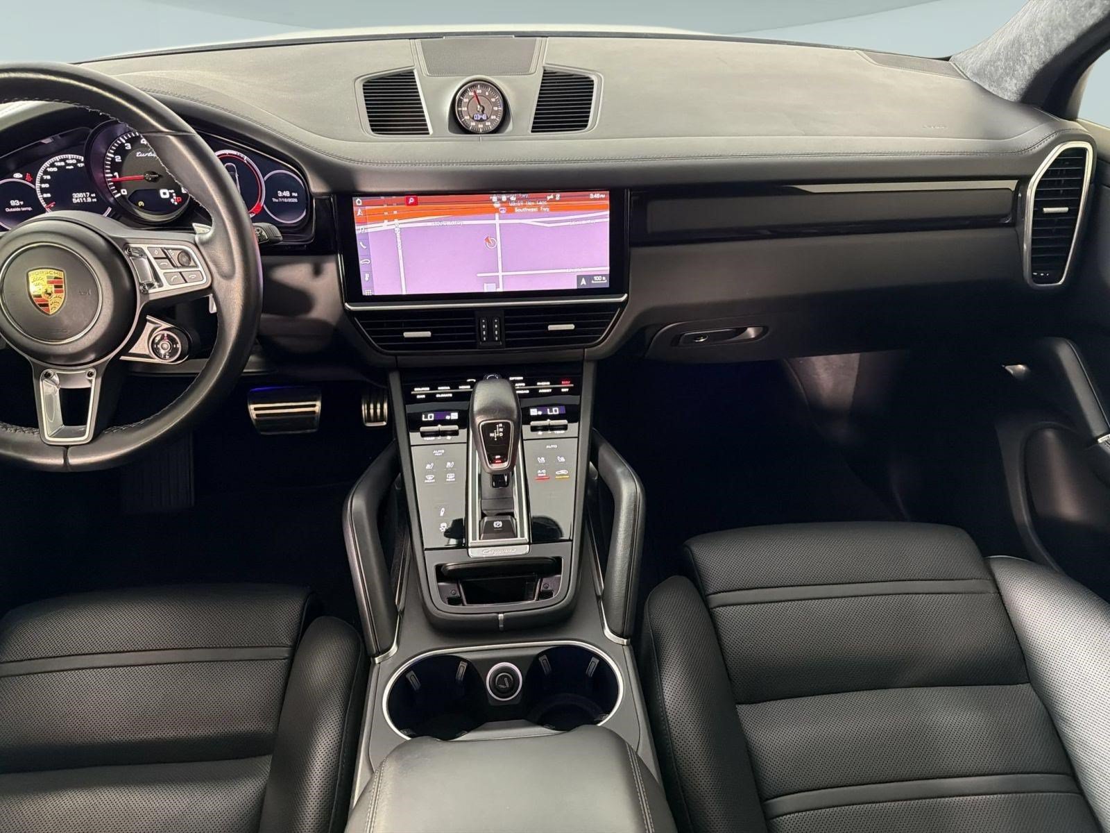 Certified 2020 Porsche Cayenne Turbo AWD/4WD image 17