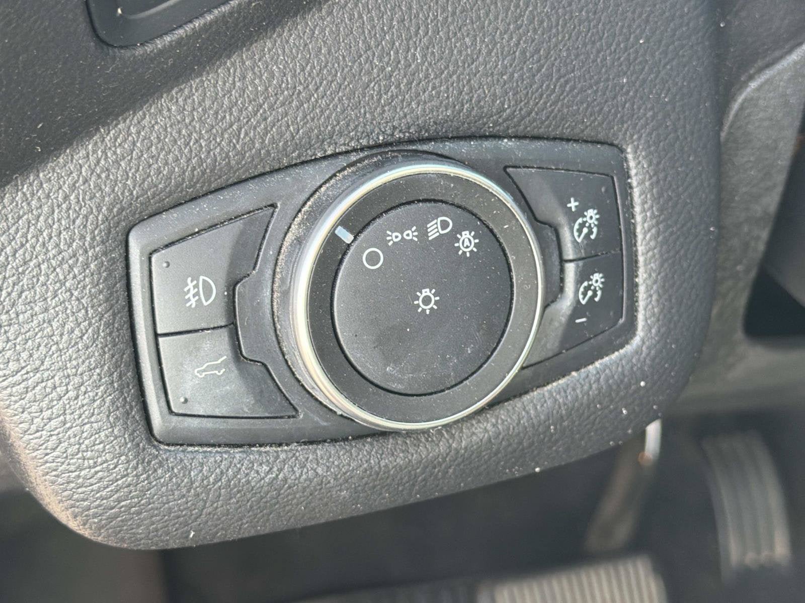 Used 2019 Ford Escape SEL FWD image 12