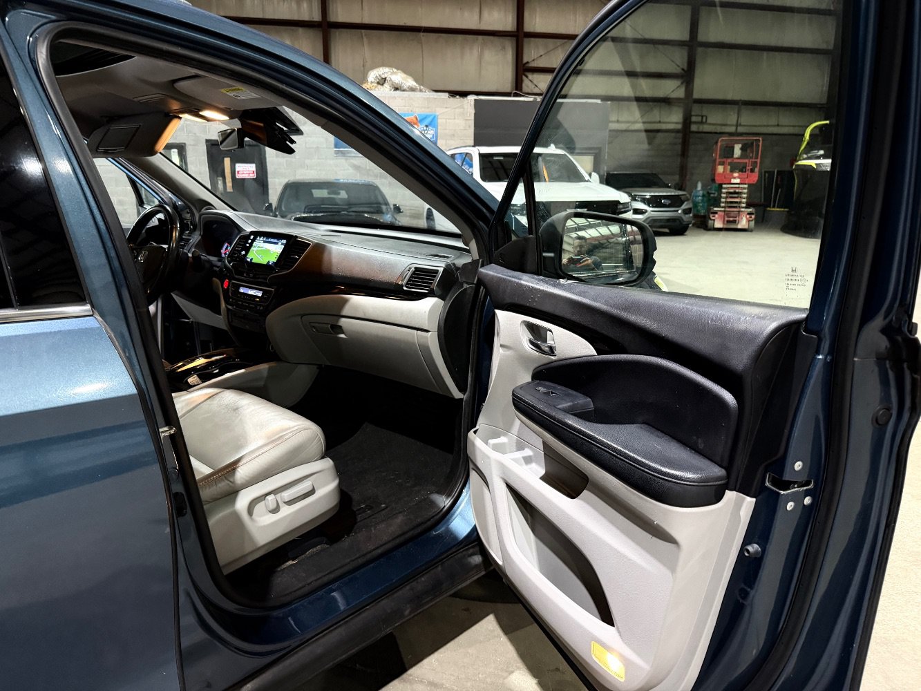 Used 2019 Honda Pilot Touring image 25