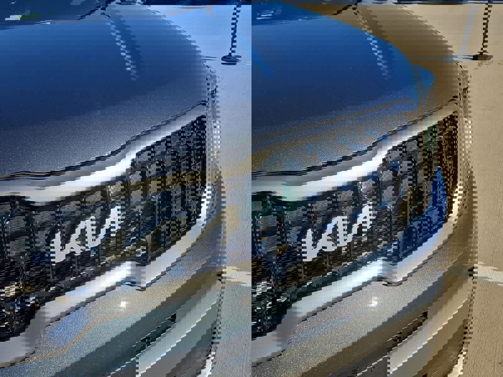 Used 2023 Kia Telluride EX X-Line image 10