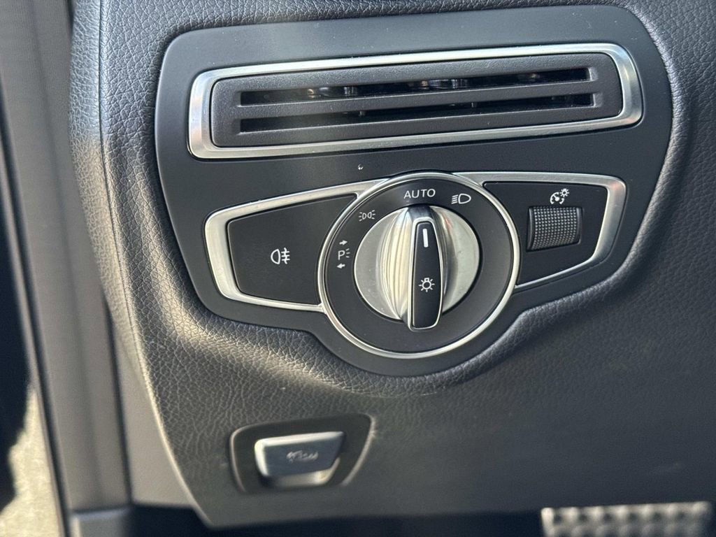 Used 2019 Mercedes-Benz GLC 300 image 20