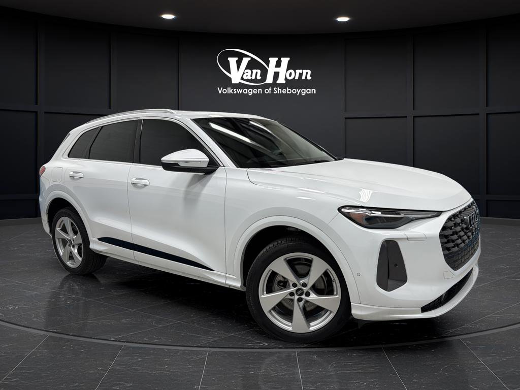 Used 2025 Audi Q5 Premium Plus w/ Premium Plus AWD/4WD image 1