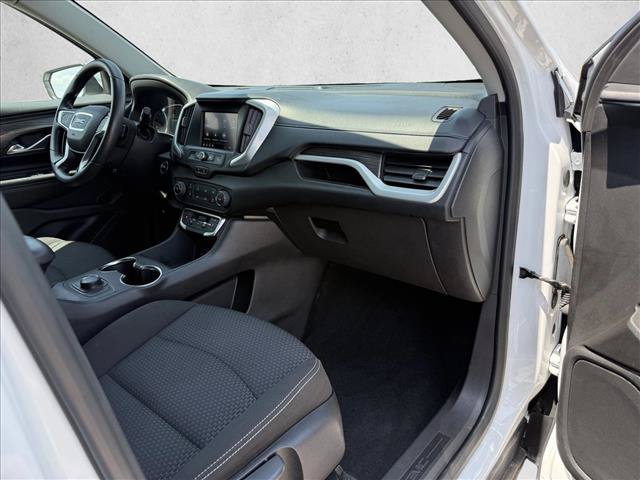 Used 2024 GMC Terrain SLE AWD/4WD image 12