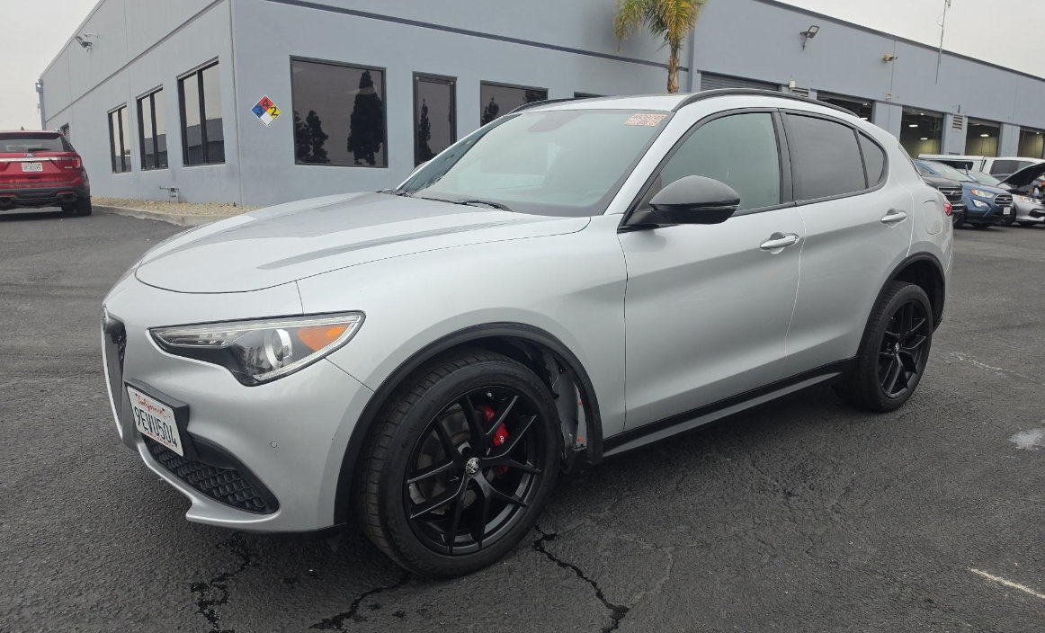Used 2019 Alfa Romeo Stelvio Ti Sport w/ Quick Order Package 22S Sport AWD/4WD image 1