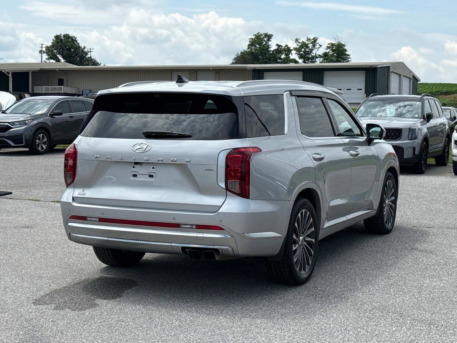 Used 2023 Hyundai Palisade Calligraphy image 25