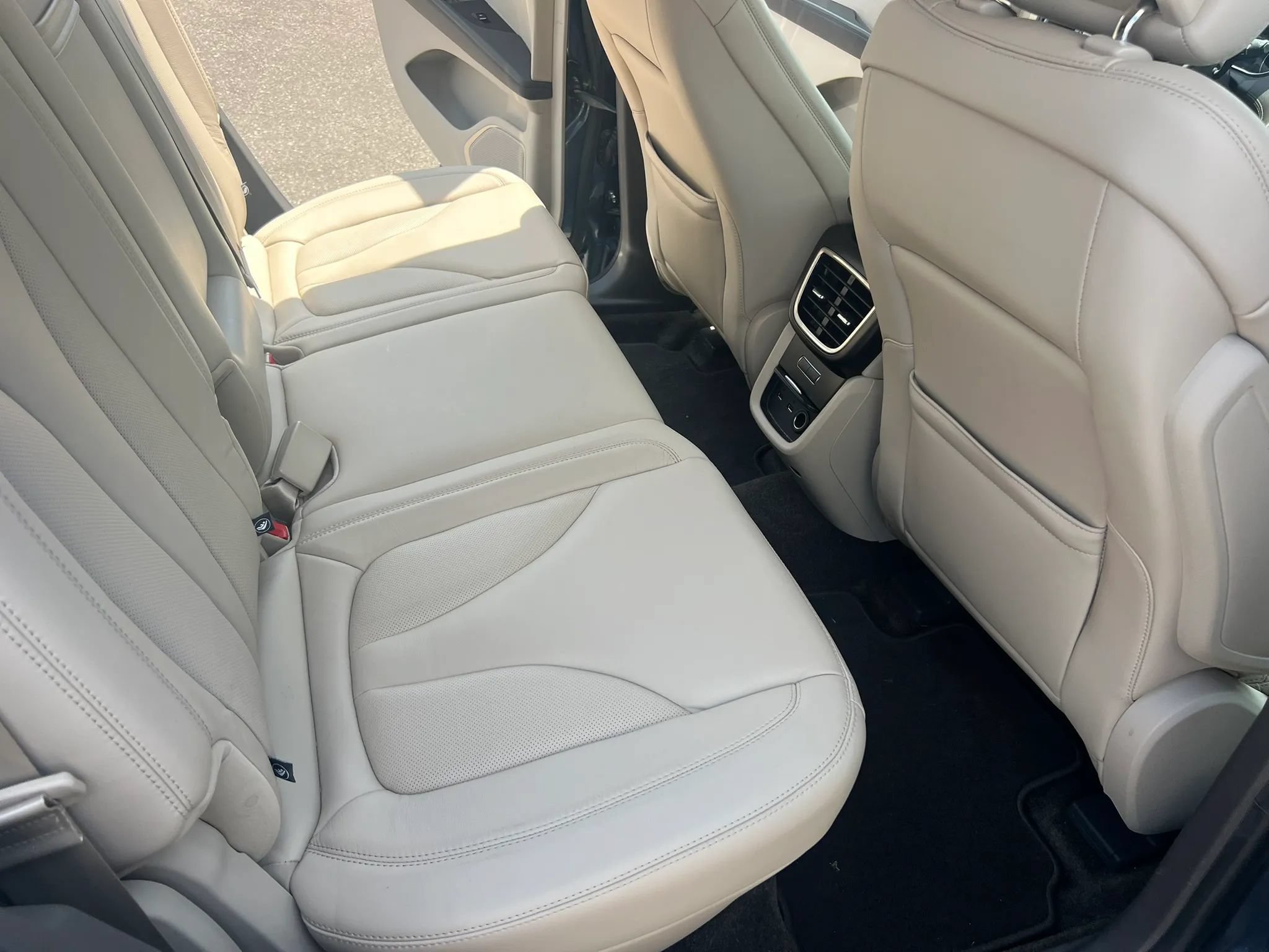 Used 2018 Lincoln MKX Select w/ Select Plus Package AWD/4WD image 26