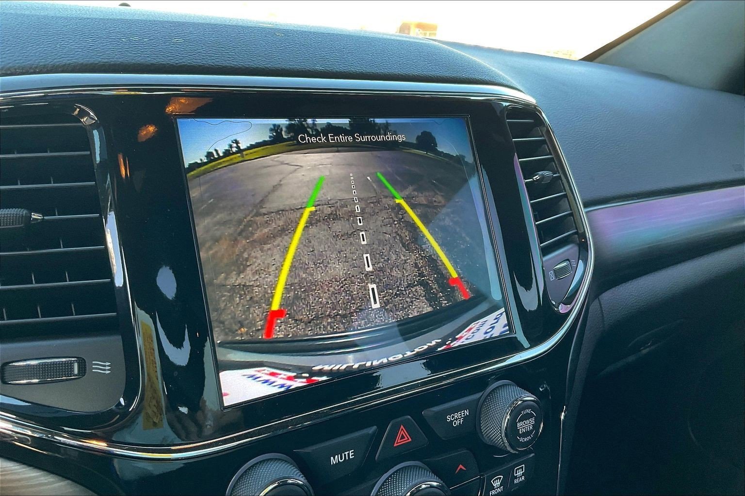 Used 2021 Jeep Grand Cherokee Laredo X image 24