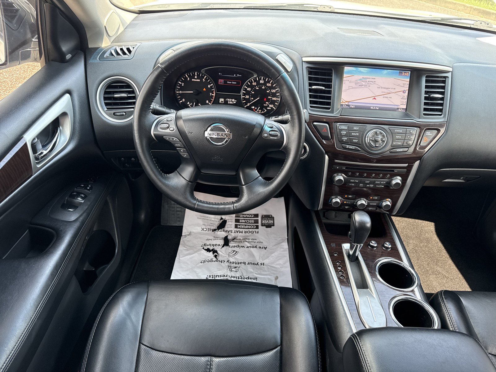 Used 2015 Nissan Pathfinder Platinum FWD image 18