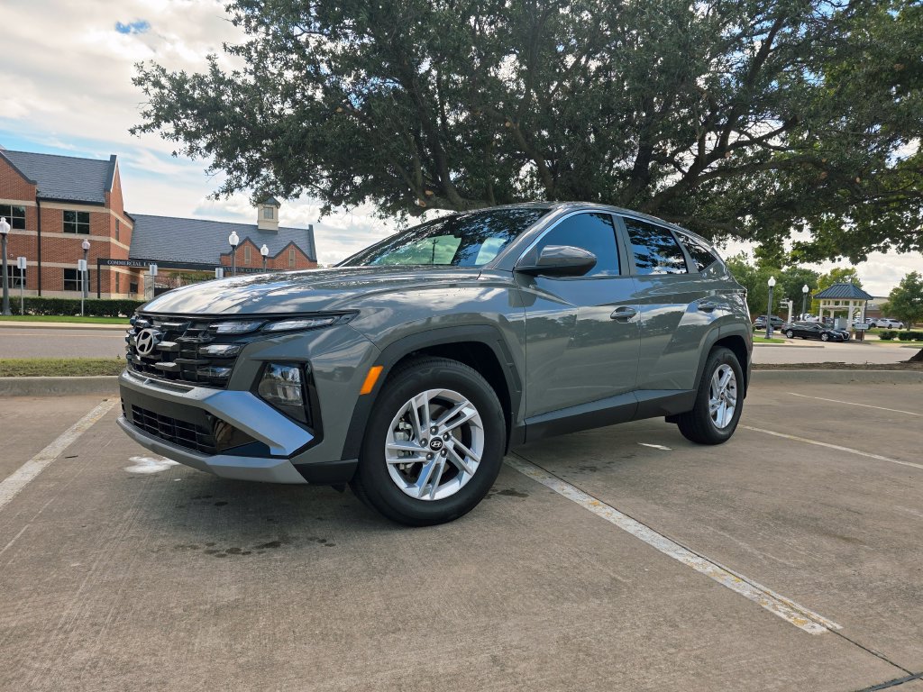 New 2026 Hyundai Tucson SE FWD image 1