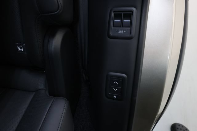 Used 2025 Land Rover Range Rover Long Wheelbase SE AWD/4WD image 72