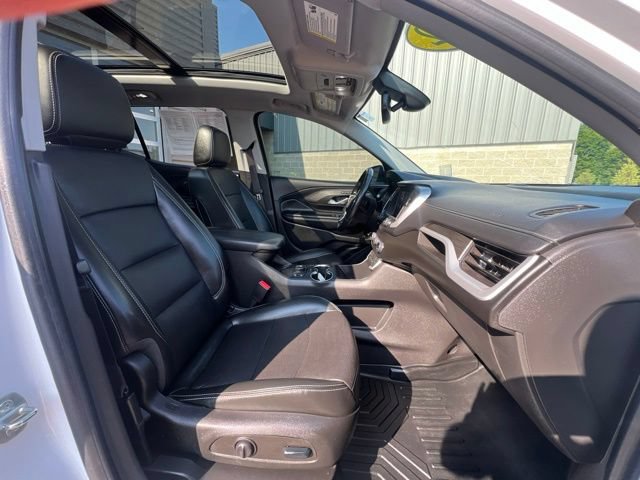 Used 2022 GMC Terrain SLT w/ Tech Package AWD/4WD image 10