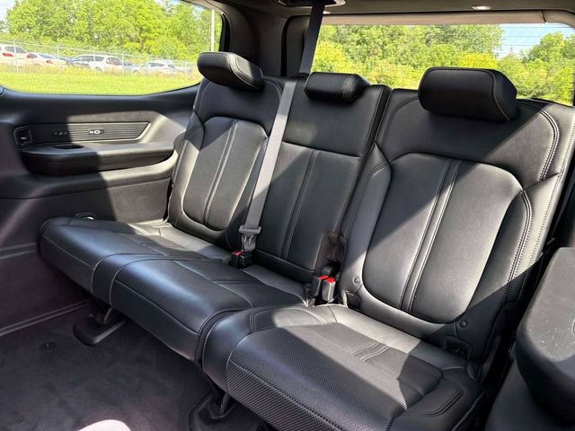 Certified 2024 Jeep Wagoneer Series II AWD/4WD image 12