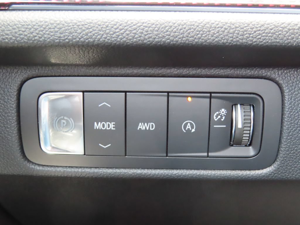 New 2026 Chevrolet Traverse RS w/ LPO, Floor Liner Package AWD/4WD image 14