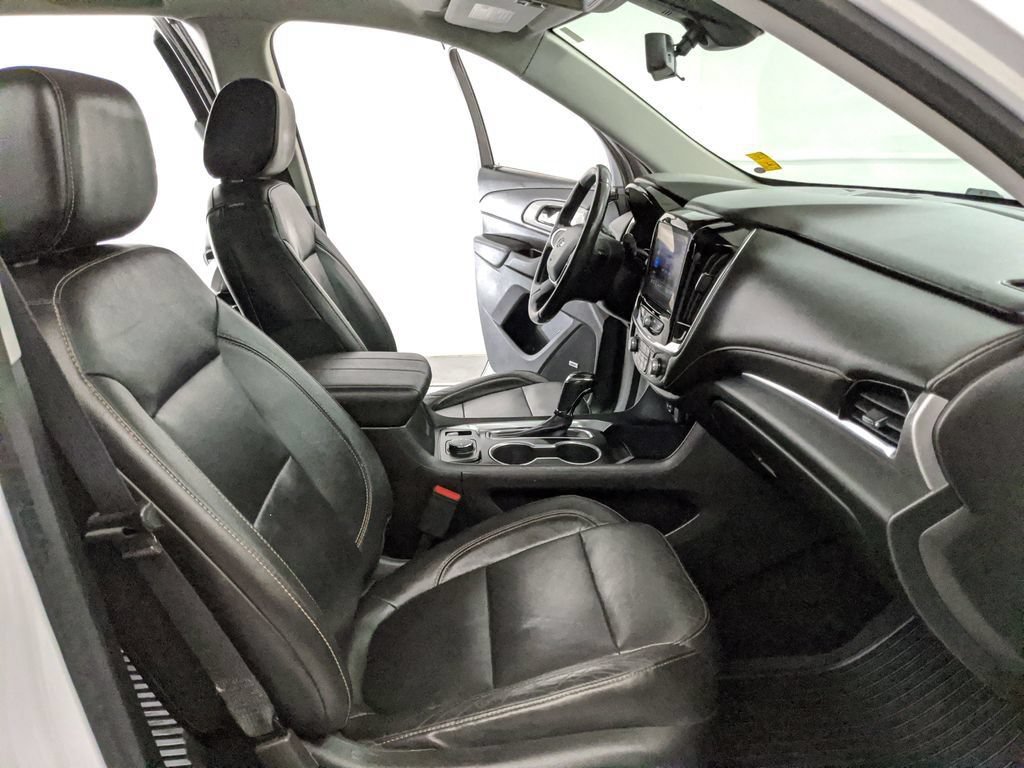 Used 2020 Chevrolet Traverse RS w/ LPO, Floor Liner Package FWD image 23