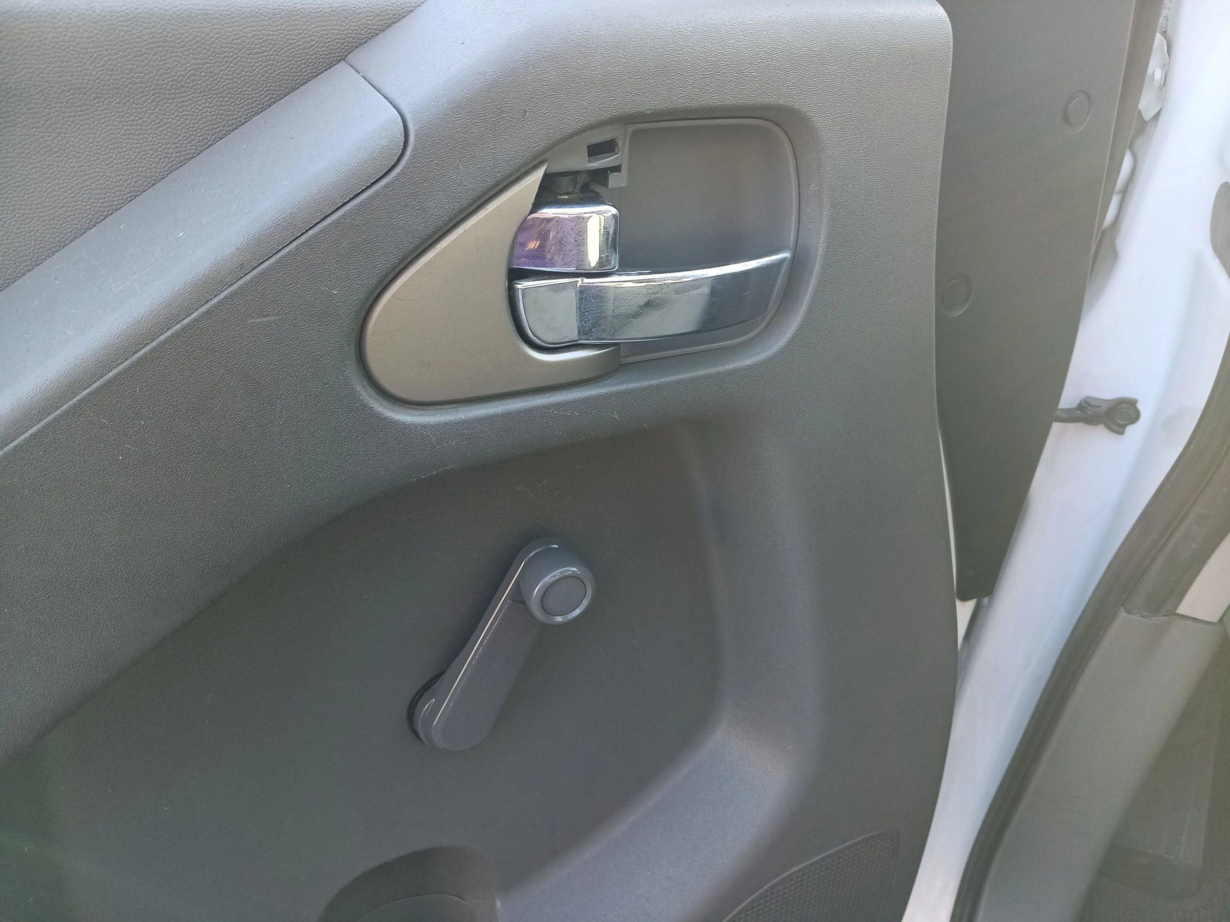 Used 2015 Nissan Frontier S image 20