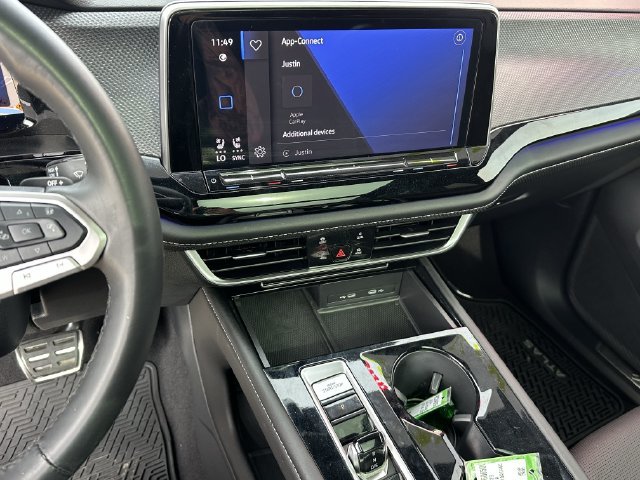 Used 2024 Volkswagen Atlas Cross Sport SEL R-Line AWD/4WD image 16