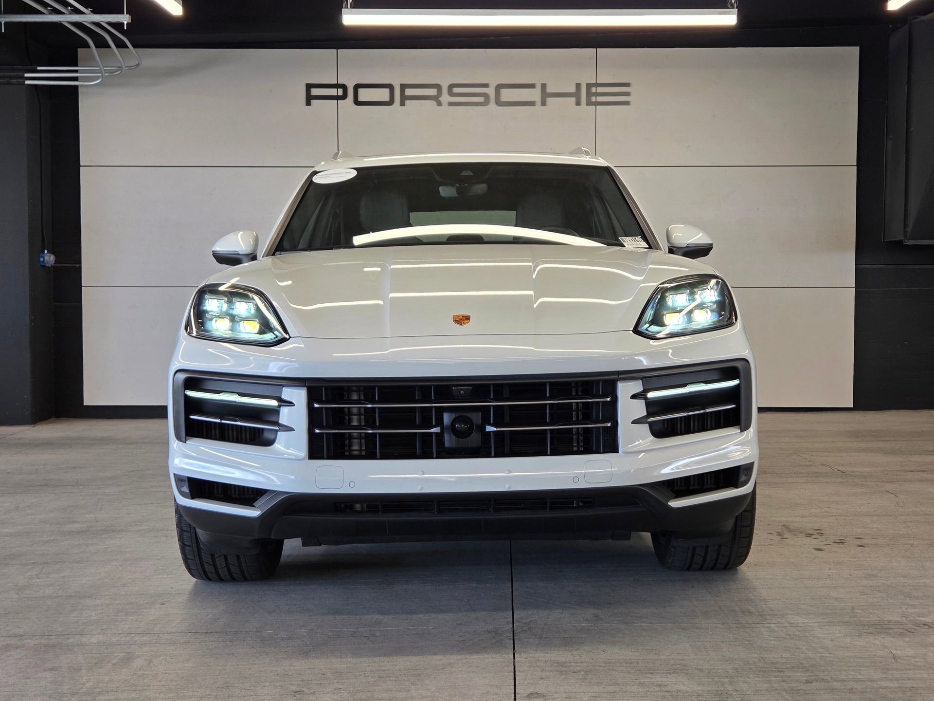 Certified 2024 Porsche Cayenne AWD/4WD image 27
