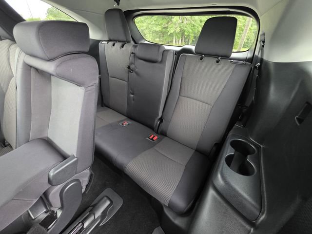 Used 2023 Toyota Highlander L FWD image 14
