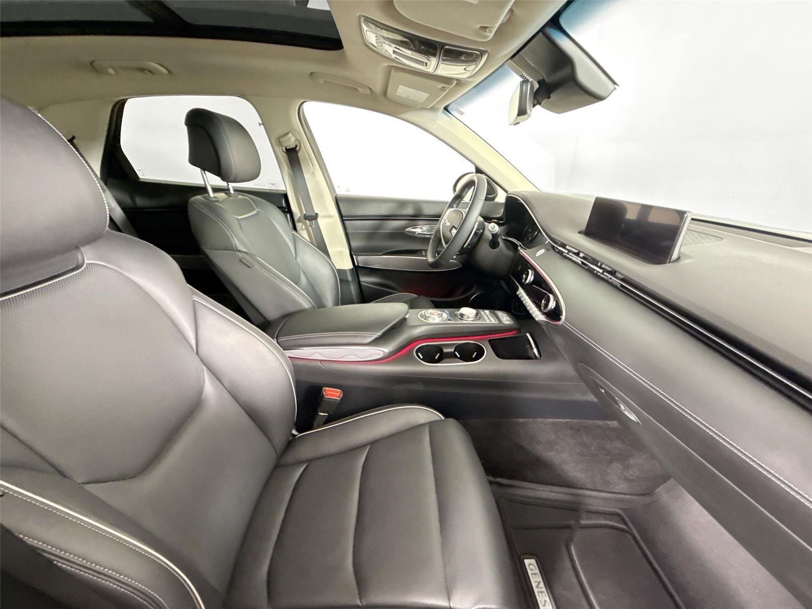 Used 2024 Genesis GV70 2.5T w/ Advanced Package image 46