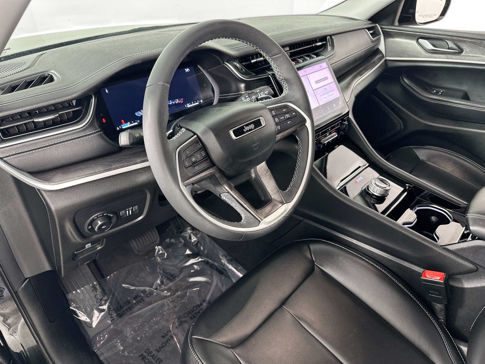 Used 2023 Jeep Grand Cherokee L Limited RWD image 9