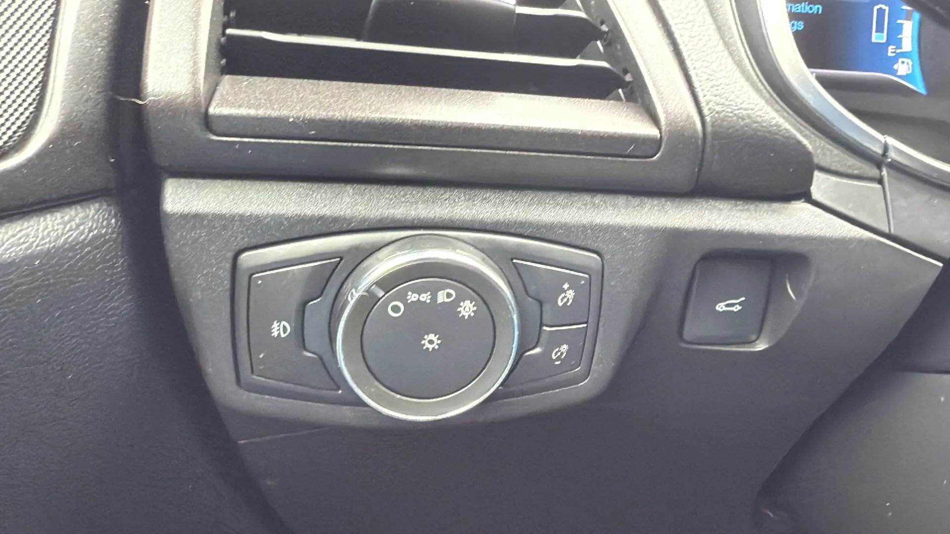 Used 2018 Ford Fusion Energi Titanium image 15