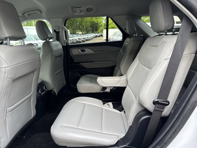 Used 2025 Ford Explorer Active w/ Active Comfort Package RWD image 17