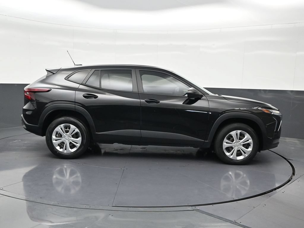 Used 2024 Chevrolet Trax LS FWD image 7