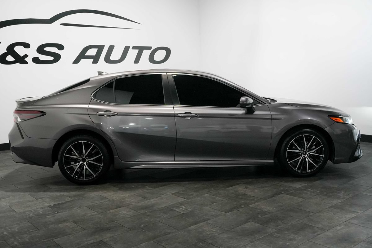 Used 2021 Toyota Camry SE FWD image 7