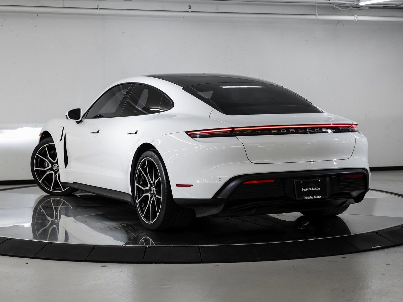 Certified 2022 Porsche Taycan RWD image 3
