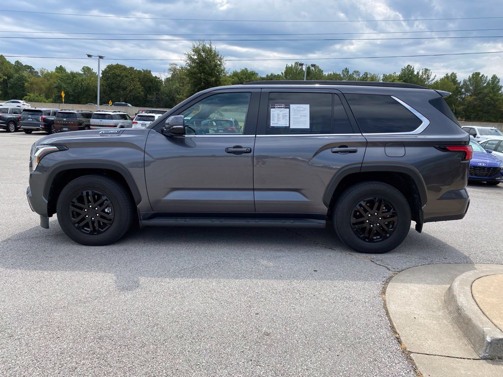 Used 2025 Toyota Sequoia SR5 AWD/4WD image 4